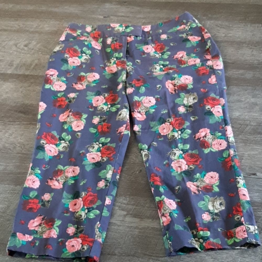 Larry Levine flowered Capri Pants
